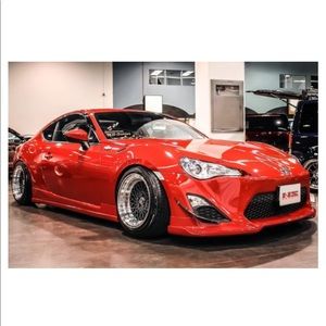 Meet your Posher, J cesar